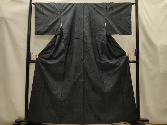平和屋着物■本場大島紬　7マルキ　亀甲花文　正絹　逸品　AABL4398sx