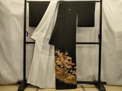 平和屋着物■豪華黒留袖　駒刺繍　螺鈿　飛鶴花短冊文　金彩　正絹　逸品　AABL4441sx