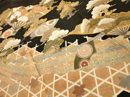 平和屋着物■豪華黒留袖　作家物　駒刺繍　束ね熨斗扇面花文　金彩　正絹　逸品　AABL4675sx