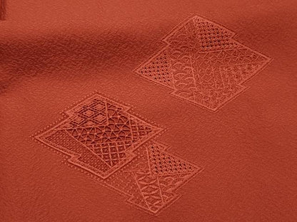 平和屋着物■中国三大刺繍　汕頭刺繍　スワトウ刺繍　無地絵羽訪問着　松皮菱吉祥文　赤丹色　正絹　逸品　AABL4706sx