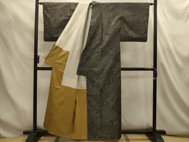 平和屋着物■本場大島紬　裂取鳥獣人物花文　正絹　逸品　AABL4918sx