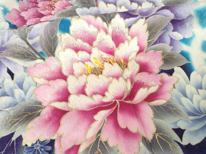 平和屋着物●豪華振袖　刺繍　花蝶文　暈し染め　金彩　銀通し地　正絹　逸品　AABL5511ck
