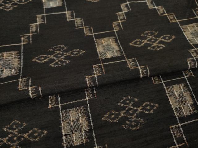 平和屋着物●本場米琉　置賜紬　琉球絣文様　やまと誂製　正絹　逸品　AABL5587ck