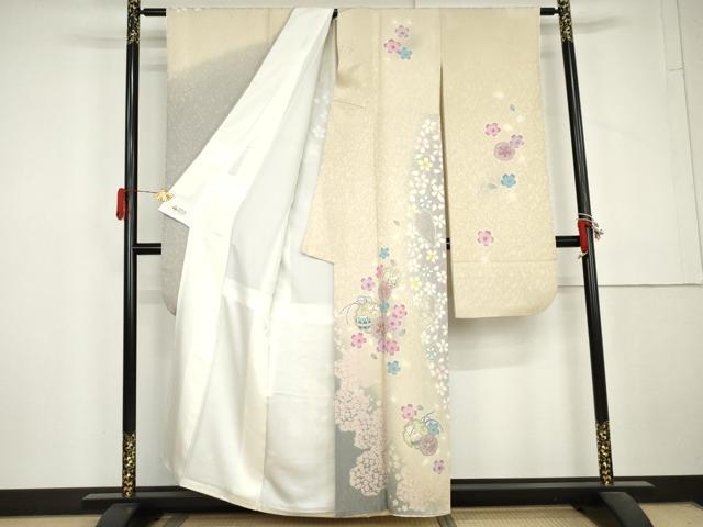 平和屋着物●豪華振袖　駒刺繍　雪輪桜桐文　暈し染め　金銀糸　金通し地　やまと誂製　正絹　逸品　AABL6430cs