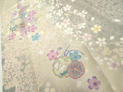 平和屋着物●豪華振袖　駒刺繍　雪輪桜桐文　暈し染め　金銀糸　金通し地　やまと誂製　正絹　逸品　AABL6430cs
