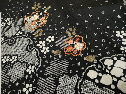 平和屋着物●豪華振袖　絞り　駒刺繍　雪輪舞花文　黒地　金糸　金彩　正絹　逸品　未使用　AABL6446cs