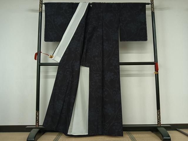平和屋着物▽本場結城紬　重要無形文化財　単衣　80亀甲　花唐草文　正絹　逸品　未使用　AABL6792jh