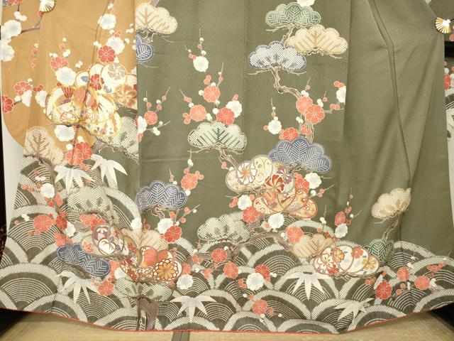 平和屋着物●豪華振袖　駒刺繍　松竹梅吉祥花文　金彩　正絹　逸品　AABL7269ck
