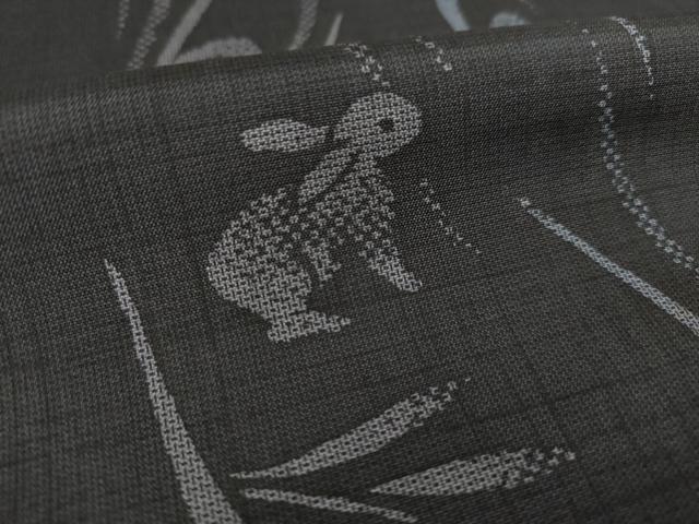 平和屋着物●本場縞大島紬　流水兎　黒地　福永織物謹製　証紙付き　正絹　逸品　未使用　AABL7273ck