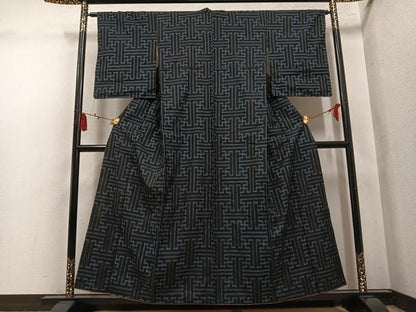 平和屋着物●本場大島紬　龍郷絣　秋名バラ　正絹　逸品　AABL7357ph