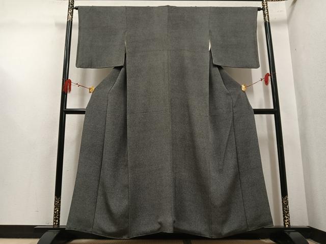 平和屋着物●伝統工芸士 砂川健一　江戸小紋　極小鮫小紋柄　黒地　鬼しぼ縮緬　正絹　逸品　AABL7383ph