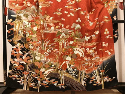 平和屋着物●豪華振袖　駒刺繍　草花文　暈し染め　金彩　正絹　逸品　AABL7418ph