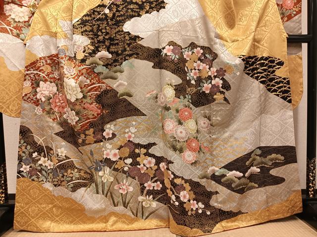平和屋着物●豪華振袖　草花文　金彩　正絹　逸品　AABL7427ph
