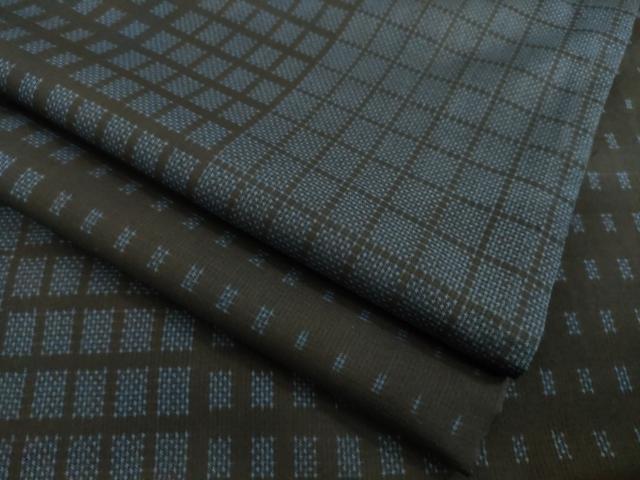平和屋着物●本場大島紬　7マルキ　格子　黒地　正絹　逸品　AABL7557ck