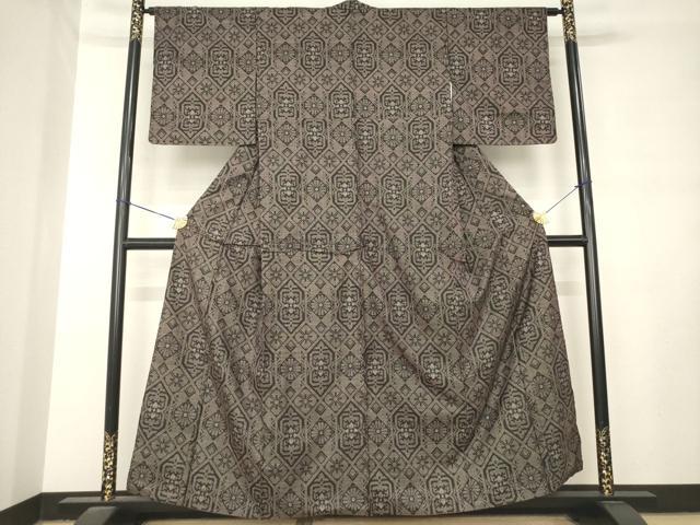 平和屋着物●本場大島紬　7マルキ　亀甲花文　正絹　逸品　AABL7633ck
