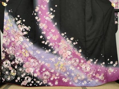 平和屋着物●豪華振袖　雪輪花文　暈し染め　黒地　金彩　正絹　逸品　AABL7642cs