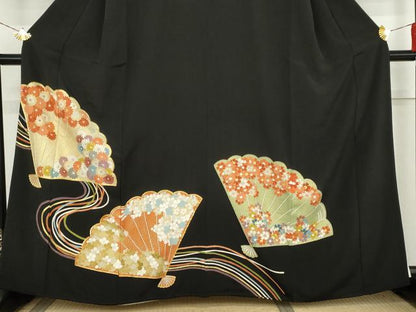 平和屋着物▼豪華黒留袖　駒刺繍　花扇文　金彩　正絹　逸品　AABL7660cs
