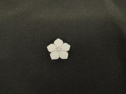 平和屋着物▼豪華黒留袖　駒刺繍　花扇文　金彩　正絹　逸品　AABL7660cs