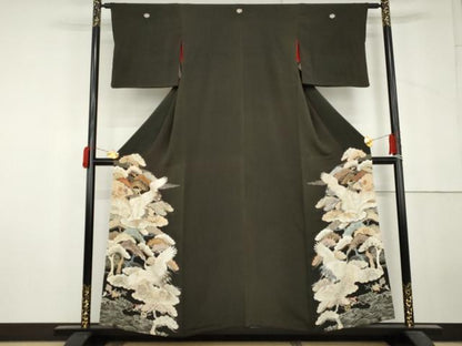 平和屋着物●アンティーク　大正ロマン　黒留袖　駒刺繍　両褄　飛鶴松文　正絹　逸品　AABL7669cs