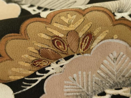 平和屋着物●アンティーク　大正ロマン　黒留袖　駒刺繍　両褄　飛鶴松文　正絹　逸品　AABL7669cs