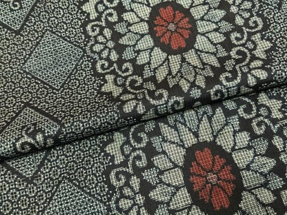 平和屋着物●本場大島紬　割り込み絣　吉祥花文　正絹　逸品　AABL8108fy