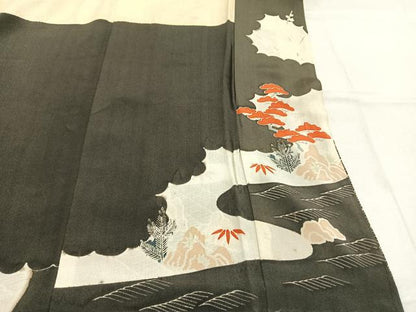 平和屋着物●セミアンティーク　黒留袖　駒刺繍　御所車花文　金彩　正絹　逸品　AABL8186fy