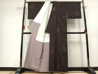 平和屋着物●本場結城紬　重要無形文化財　100亀甲　飛び亀甲柄　色紙花文　奥順謹製　証紙付き　正絹　逸品　AABL8206fy