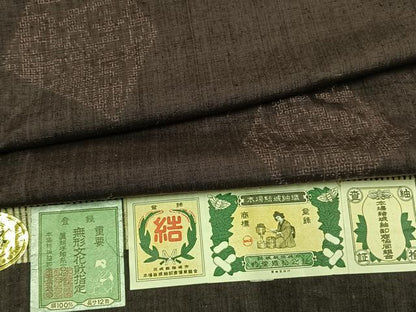 平和屋着物●本場結城紬　重要無形文化財　100亀甲　飛び亀甲柄　色紙花文　奥順謹製　証紙付き　正絹　逸品　AABL8206fy