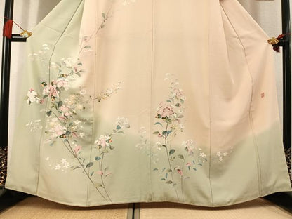 平和屋着物●訪問着　友禅　作家物　枝花文　暈し染め　正絹　逸品　AABL8211fy