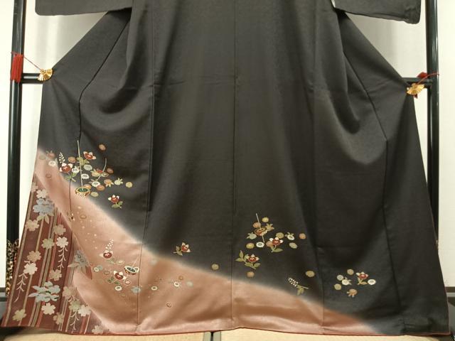 平和屋着物●訪問着　駒刺繍　駒　草花文　暈し染め　黒地　金銀彩　正絹　逸品　未使用　AABL8279fy