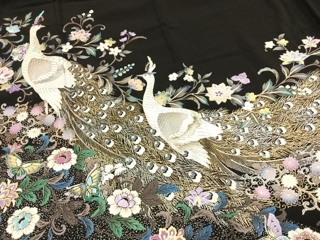 平和屋着物●豪華黒留袖　刺繍　孔雀花蝶文　銀糸　金銀彩　正絹　逸品　AABL8443fy