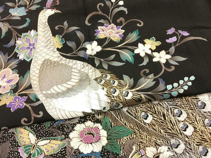 平和屋着物●豪華黒留袖　刺繍　孔雀花蝶文　銀糸　金銀彩　正絹　逸品　AABL8443fy