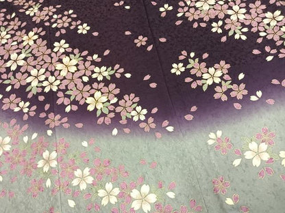 平和屋着物●豪華振袖　駒刺繍　舞桜文　暈し染め　金彩　正絹　逸品　AABL8447fy