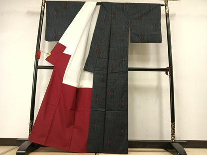 平和屋着物●本場大島紬　7マルキ　古代染色　純泥染　亀甲文　証紙付き　正絹　逸品　AABL8503fy