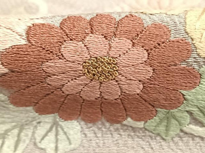 平和屋着物●加賀友禅の巨匠 初代 由水十久監修 中国三大刺繍 相良刺繍 総刺繍 色留袖 雪輪花文 鬼しぼ縮緬 正絹 逸品 AABL8513fy