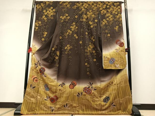 平和屋着物●豪華振袖　駒刺繍　鞠舞花文　暈し染め　金彩　正絹　逸品　AABL8565fy