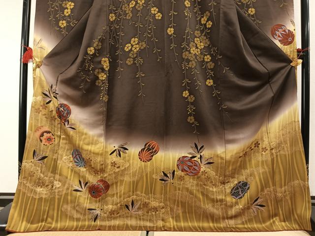 平和屋着物●豪華振袖　駒刺繍　鞠舞花文　暈し染め　金彩　正絹　逸品　AABL8565fy
