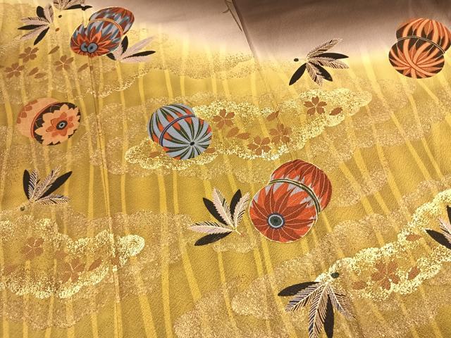 平和屋着物●豪華振袖　駒刺繍　鞠舞花文　暈し染め　金彩　正絹　逸品　AABL8565fy