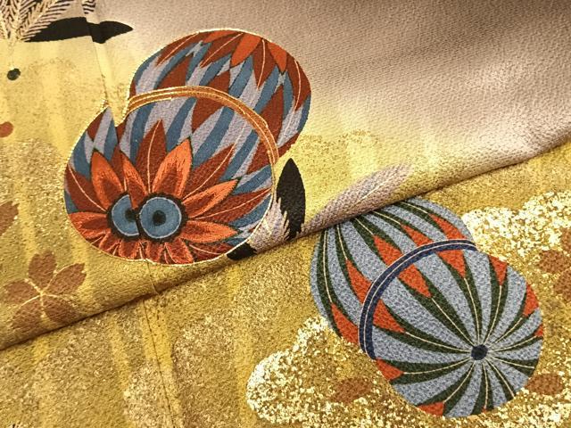 平和屋着物●豪華振袖　駒刺繍　鞠舞花文　暈し染め　金彩　正絹　逸品　AABL8565fy