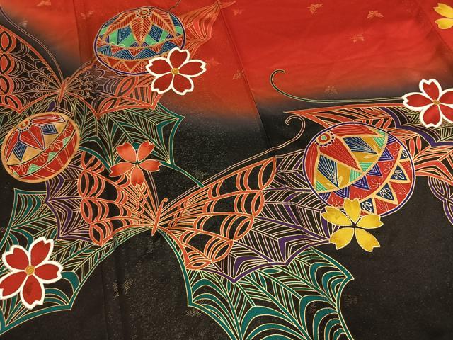 平和屋着物●豪華振袖　花蝶鞠文　暈し染め　金彩　金通し地　正絹　逸品　AABL8598fy