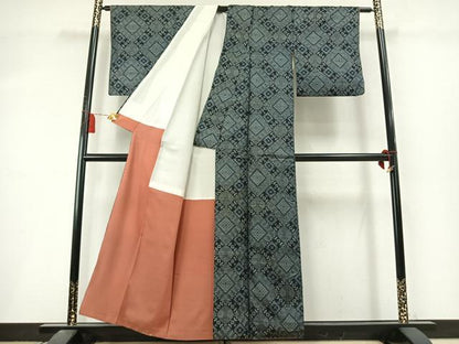 平和屋着物●本場大島紬　龍郷絣　正絹　逸品　AABL8622fy
