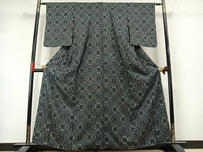 平和屋着物●本場大島紬　割り込み絣　幾何学丸文　正絹　逸品　AABL8624fy