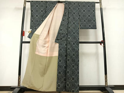 平和屋着物●本場大島紬　割り込み絣　幾何学丸文　正絹　逸品　AABL8624fy