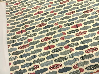 平和屋着物▼上質な小紋　型染め　幾何学文様　正絹　逸品　AABL8724fy