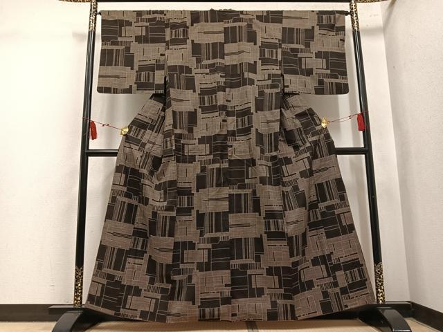 平和屋着物●本場大島紬　7マルキ　幾何学文様　正絹　逸品　AABL8765ph