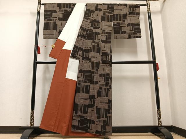 平和屋着物●本場大島紬　7マルキ　幾何学文様　正絹　逸品　AABL8765ph