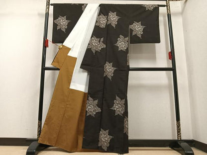 平和屋着物●本場大島紬　地空き　割込み絣　舞花文　正絹　逸品　AABL8774ph