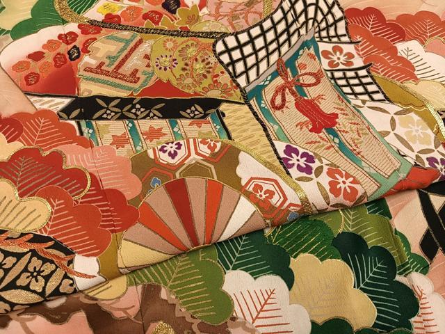 平和屋本店●アンティーク　大正ロマン　振袖　駒刺繍　御所車草花文　暈し染め　黒地　金彩　正絹　逸品　AABL8819ph