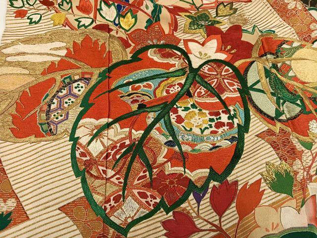 平和屋本店●アンティーク　大正ロマン　振袖　刺繍　草花文　黒地　金彩　ロング丈　正絹　逸品　AABL8821ph