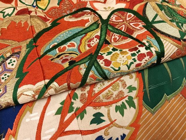 平和屋本店●アンティーク　大正ロマン　振袖　刺繍　草花文　黒地　金彩　ロング丈　正絹　逸品　AABL8821ph